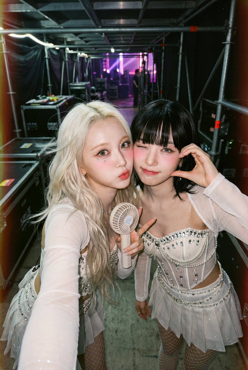 K-pop Idols Backstage Selfie, People, nanoBanana-Pro, 90s Film Style, Analog Film Camera reference image