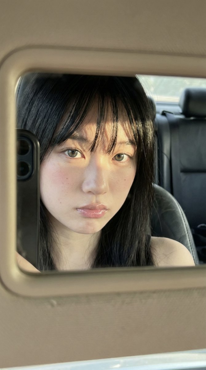 Car Mirror Selfie, People, nanoBanana-Pro, 人物, 现实 reference image, image 2 of 2