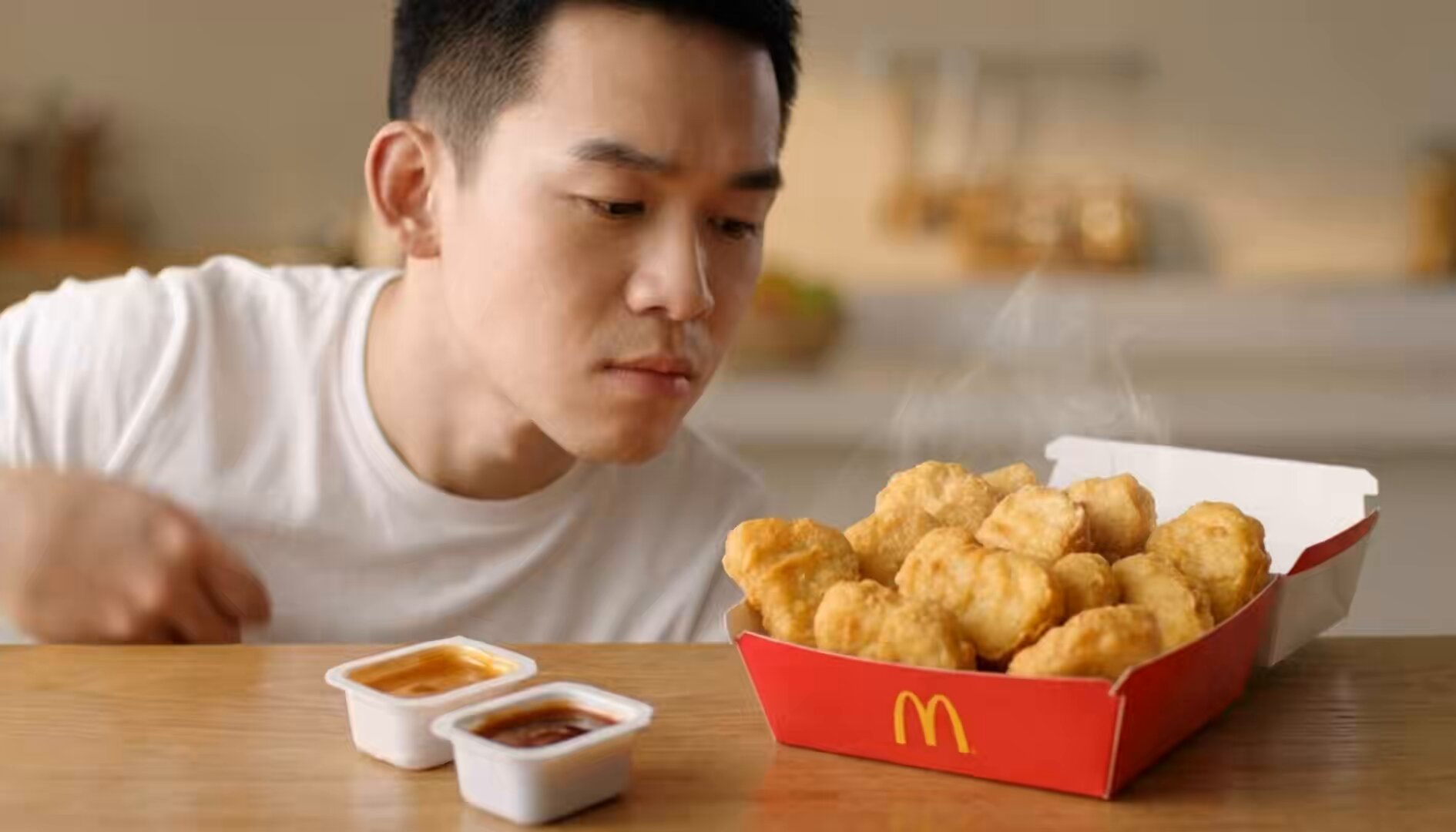 McDonald's Advertising Workflow Sharing, People, nanoBanana-Pro, 科技, 产品 reference image, image 2 of 7
