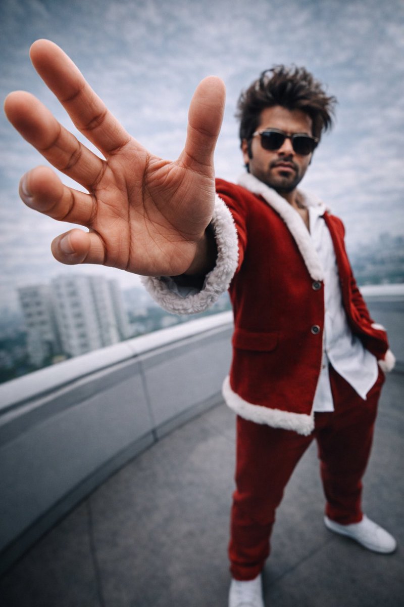Modern Santa Man Close-Up, People, nanoBanana-Pro, Photorealistic, 人物 reference image, image 4 of 4